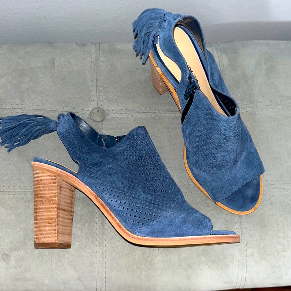 Gianni Bini suede bootie